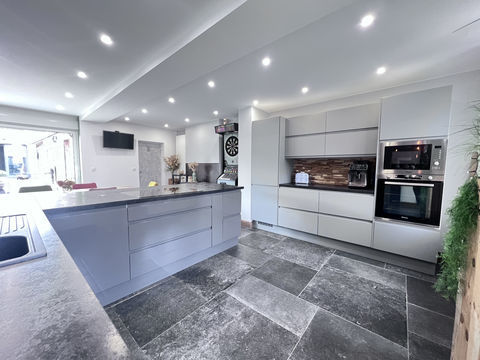   Maison familliale r�nov�e Maison - 9 pi�ce(s) - 190 m�