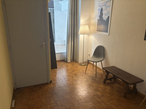 LOCAL COMMERCIAL - PEYROU 784 34000 Montpellier