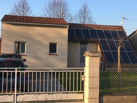   Maison de type 4 compos�e d 'un s�jour/salle � manger, cuisine, 3 chambres, SDE, wc, cellier et d�pendance ave Maison - 4 pi�ce(s) - 74 m�