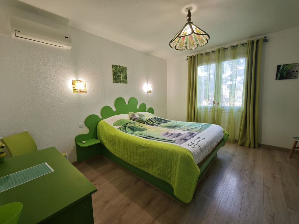 � vendre  Propri�t�/ch�teau Ortaffa (66560)