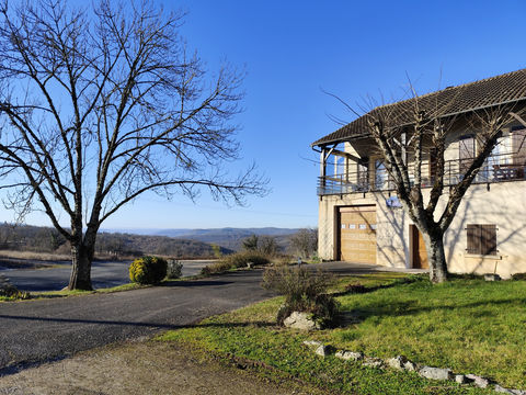   Maison spacieuse avec potentiel familial, professionnel, ou locatif Maison - 8 pi�ce(s) - 167 m�