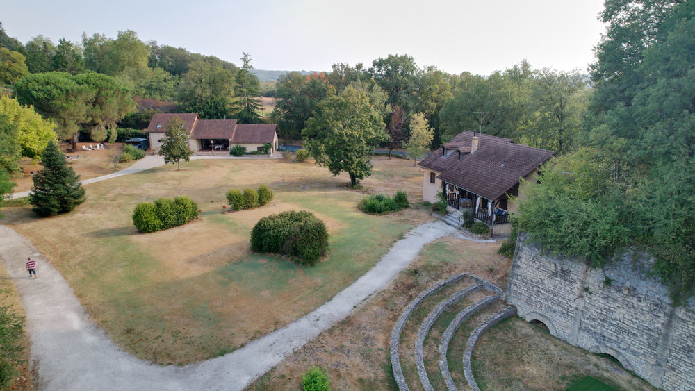 � vendre  Propri�t�/ch�teau Sarlat-la-Can�da (24200)