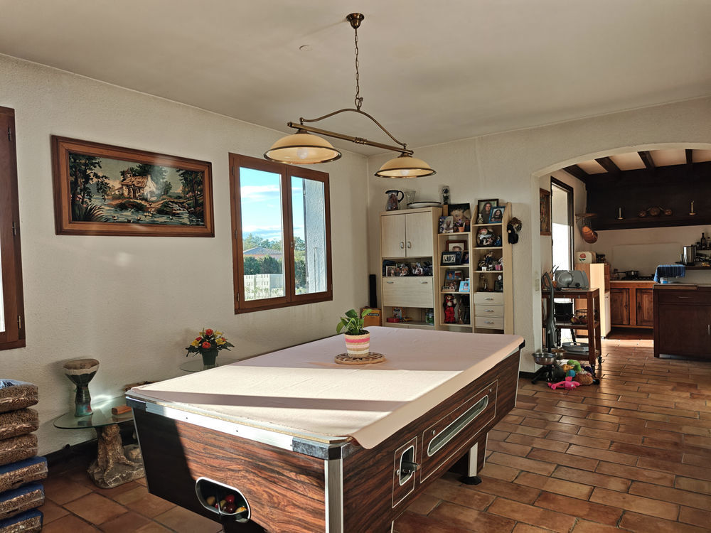 � vendre  Propri�t�/ch�teau Ortaffa (66560)