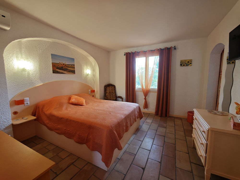 � vendre  Propri�t�/ch�teau Ortaffa (66560)