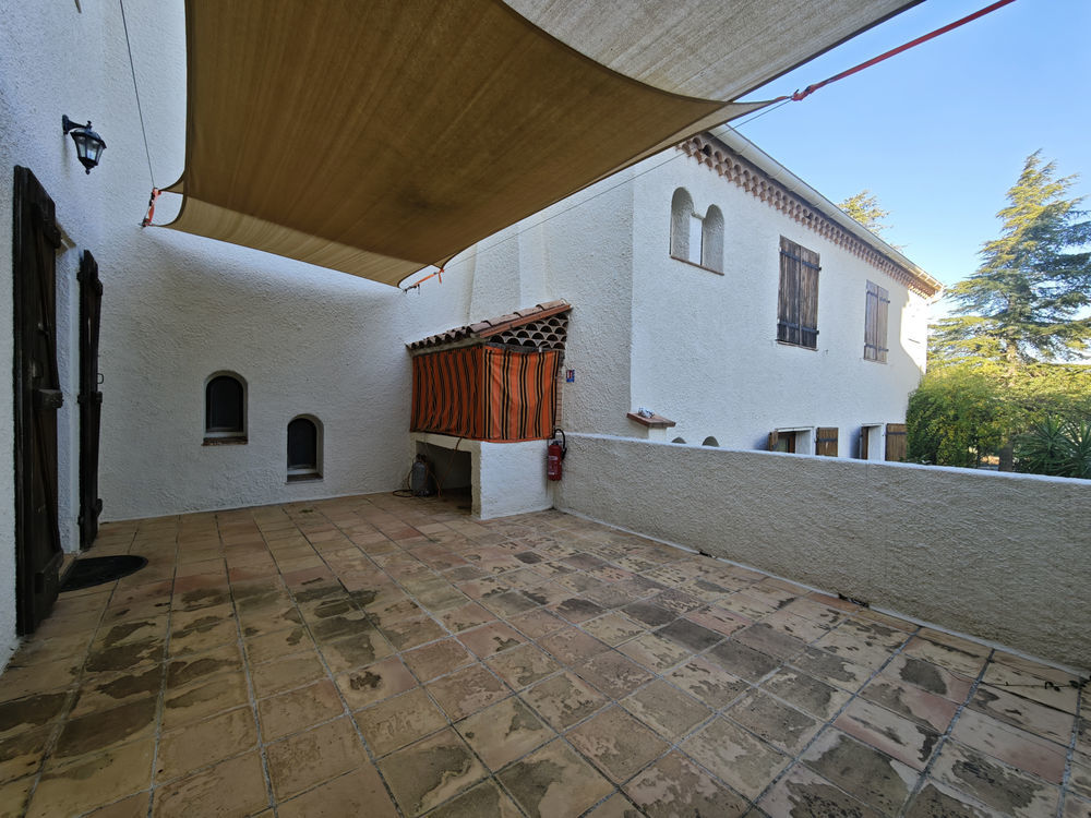 � vendre  Propri�t�/ch�teau Ortaffa (66560)