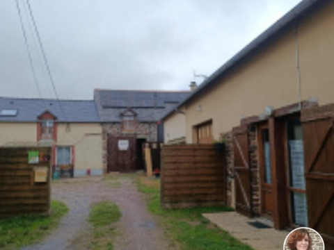   Ensemble immobilier, 3 maisons  dont un G�te ,Gael  268 m2 habitable au total. sur 3200 M2 de terrain. Propri�t�/ch�teau - 8 pi�ce(s) - 185 m�