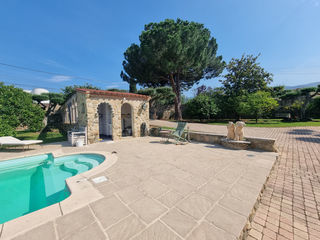  Propri�t�/ch�teau � vendre 8 pi�ces 270 m�