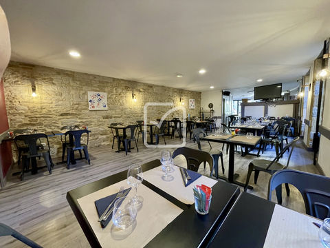   Ensemble immobilier et commercial - HOTEL RESTAURANT ET MAISON DE VILLE Maison - 10 pi�ce(s) - 285 m�