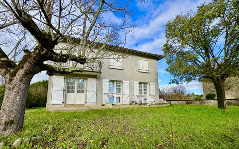   Vaste Maison de campagne avec d�pendances et grand terrain arbor� de 3282 m2 Maison - 9 pi�ce(s) - 160 m�