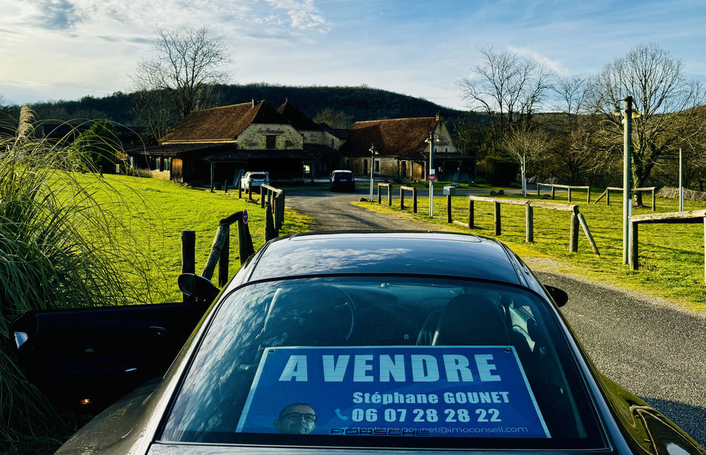 � vendre  Propri�t�/ch�teau Montignac (24290)
