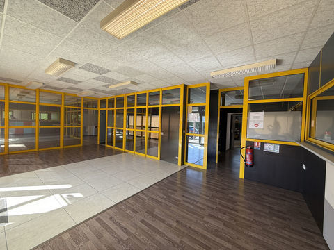 &Agrave; VENDRE LOCAL COMMERCIAL 370000 24200 Sarlat la caneda