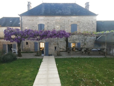   Ensemble en pierre Maison - 8 pi�ce(s) - 171 m�