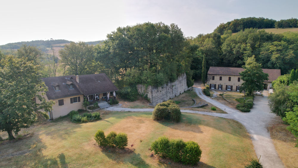 � vendre  Propri�t�/ch�teau Sarlat-la-Can�da (24200)