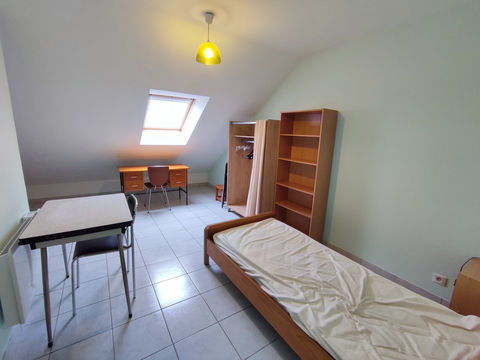   AREINES Appartement - 1 pi�ce(s) - 15 m�