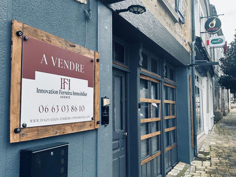   ENSEMBLE IMMOBILIER DE CARACTERE - A FORT POTENTIEL, SECTEUR LUNAY Maison - 7 pi�ce(s) - 296 m�