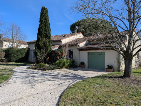   Maison T4/5 avec garage double Maison - 5 pi�ce(s) - 150 m�