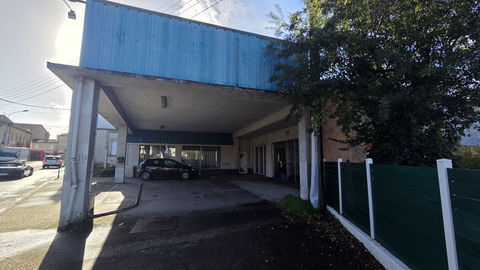 Local commercial + appartement lou&eacute; 150000 24700 Montpon menesterol