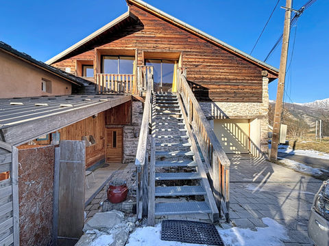   � vendre - Appartement T4 r�nov� � Jausiers, secteur Lans - Route du col de la Bonette. Appartement - 4 pi�ce(s) - 98 m�