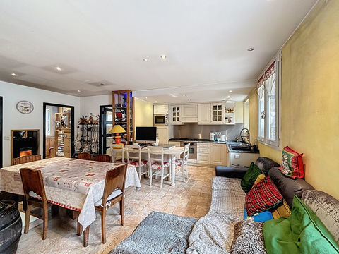   � vendre   Appartement T4 duplex au c�ur du village de La Condamine-Ch�telard (04530) Appartement - 4 pi�ce(s) - 60 m�