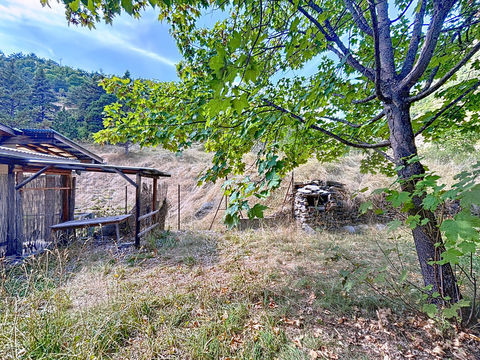   � vendre   Maison avec 3 appartements et d�pendances � La Condamine-Ch�telard (04530) Maison - 10 pi�ce(s) - 130 m�