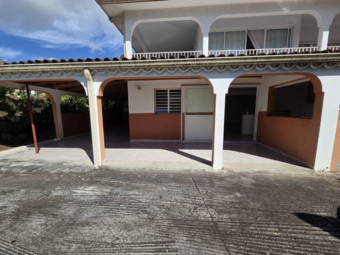   Bas de villa T3 � louer, secteur l'Enclos Appartement - 3 pi�ce(s) - 61 m�