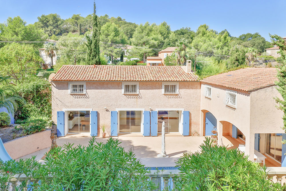 � vendre  Maison Carqueiranne (83320)