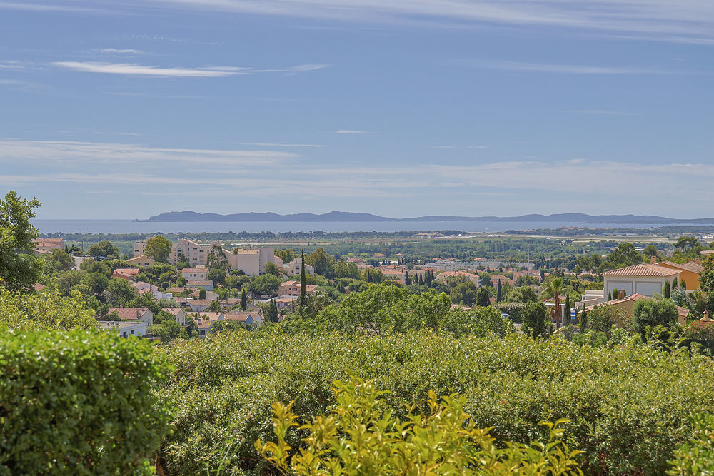 � vendre  Maison Hy�res (83400)