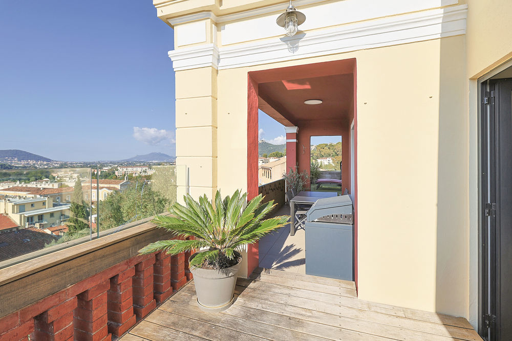 � vendre  Appartement Hy�res (83400)