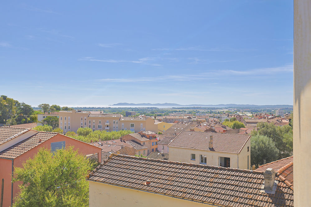 � vendre  Maison Hy�res (83400)