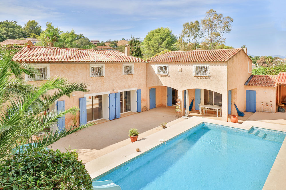 � vendre  Maison Carqueiranne (83320)