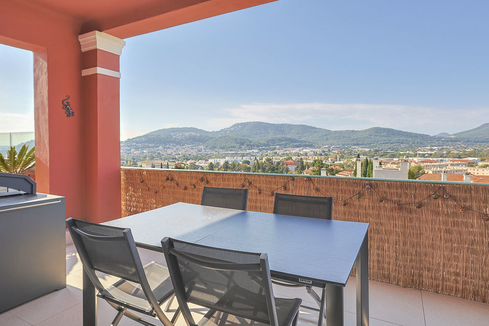 � vendre  Appartement Hy�res (83400)