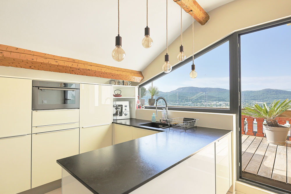 � vendre  Appartement Hy�res (83400)