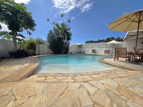   A vendre villa F4-5 La Convenance Sainte Marie Maison - 4 pi�ce(s) - 158 m�