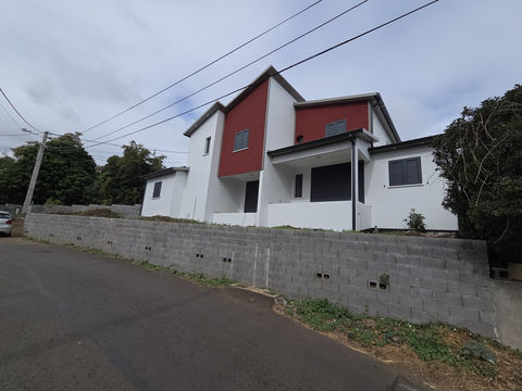   A louer villa F4 neuve St Gilles les Hauts Maison - 4 pi�ce(s) - 103 m�