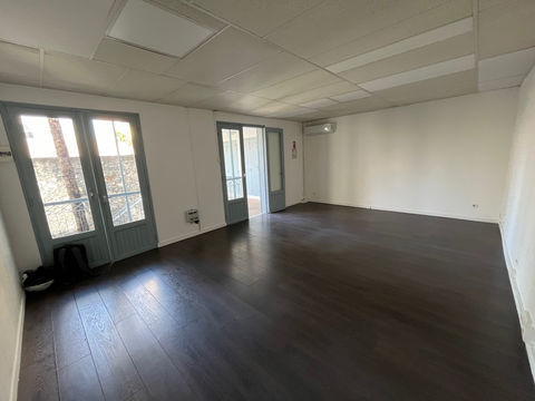 Bureaux 24 m2 centre ville Saint Denis 645 97400 St denis
