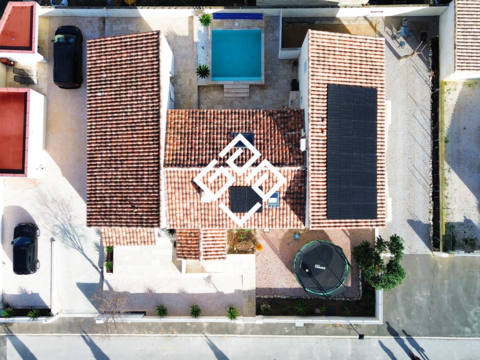   Ensemble immobilier d'exception avec piscine Maison - 10 pi�ce(s) - 325 m�