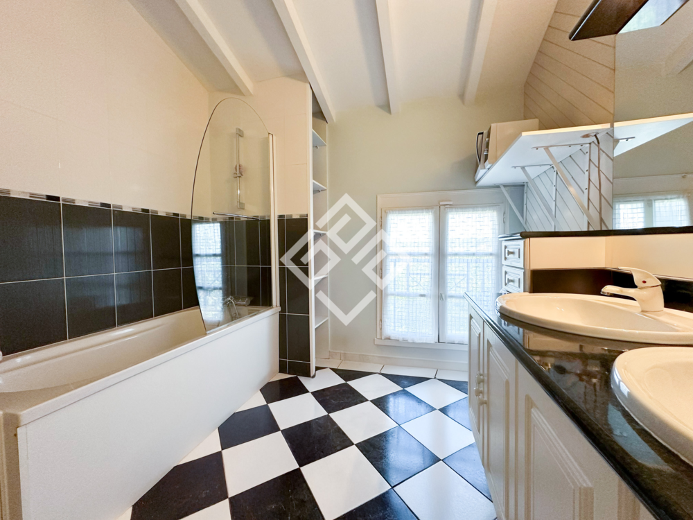 � vendre  Propri�t�/ch�teau Toulouse (31000)