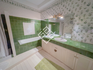  Maison � vendre 8 pi�ces 245 m�