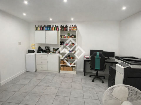 Local Commercial 108500 11100 Narbonne