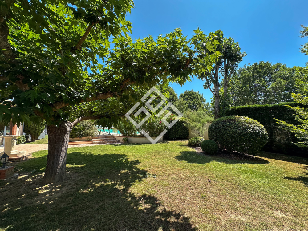 � vendre  Propri�t�/ch�teau Toulouse (31000)