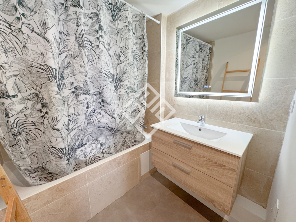 � vendre  Propri�t�/ch�teau Olonzac (34210)