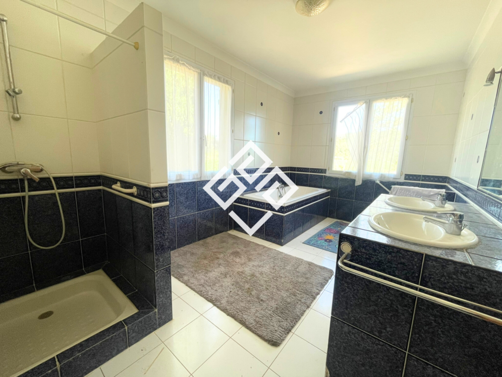 � vendre  Maison Bize-Minervois (11120)