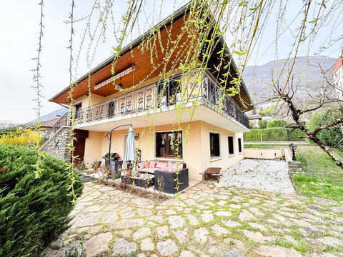   Arbin, maison familiale de 218m2 au calme avec appartement ind�pendant Maison - 7 pi�ce(s) - 218 m�