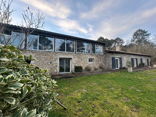  Propri�t�/ch�teau � vendre 9 pi�ces 243 m�