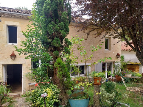   Maison en pierre avec jardin Maison - 5 pi�ce(s) - 155 m�