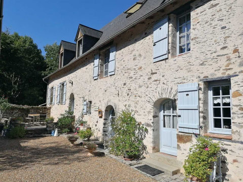   Maison en pierre Argentr� Propri�t�/ch�teau - 7 pi�ce(s) - 160 m�