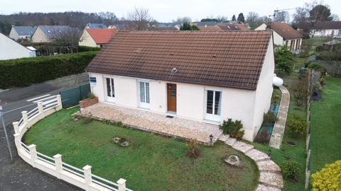   Oiz� (Sarthe)   Maison de 89 m2 avec jardin Maison - 5 pi�ce(s) - 89 m�