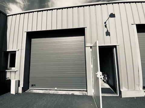 Local Professionnel / Entrep&ocirc;t 130 m2 1000 49240 Avrille
