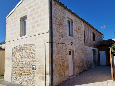   �Maison de trois chambres, enti�rement r�nov�e situe � proximit� des commerces � pied. Maison - 4 pi�ce(s) - 96 m�