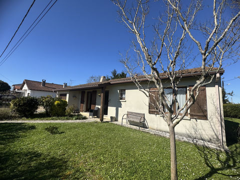   Maison de plain-pied au milieu de son jardin clos avec garage Maison - 4 pi�ce(s) - 94 m�